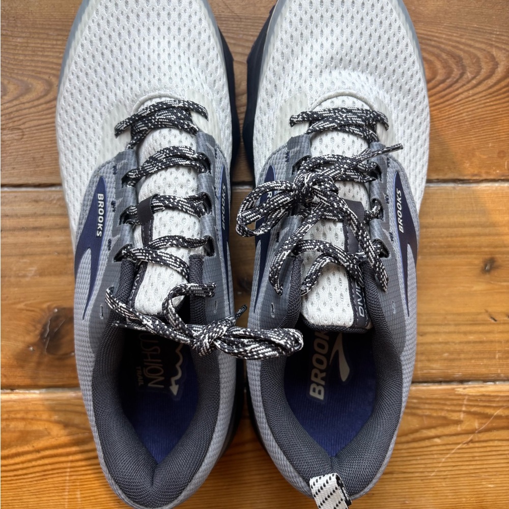 Brooks Women’s Divide 2 Running Shoes